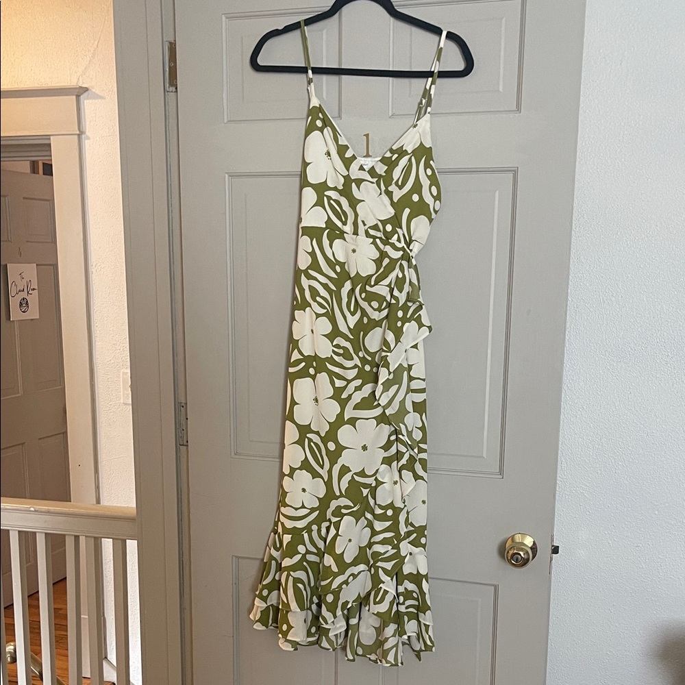 Blu Pepper Green and White Floral Midi Dress